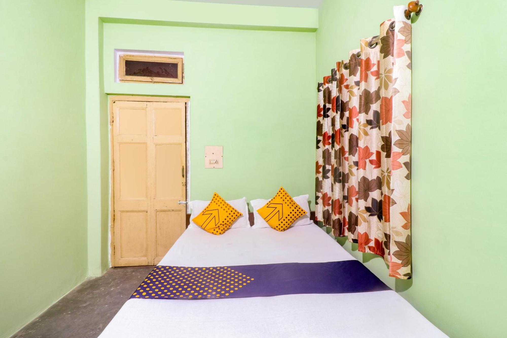 Spot On Mishra Guest House Benares Buitenkant foto