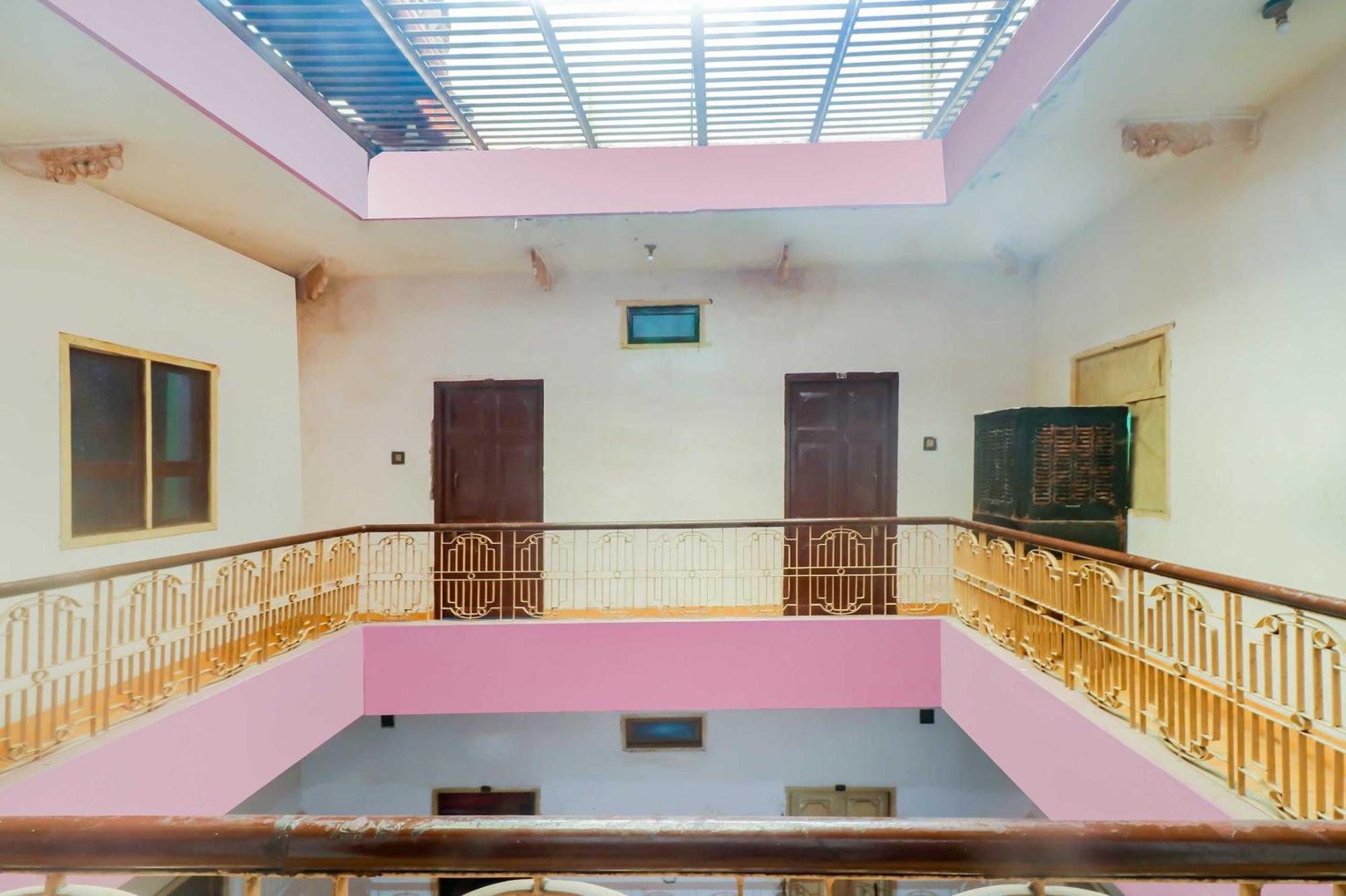 Spot On Mishra Guest House Benares Buitenkant foto