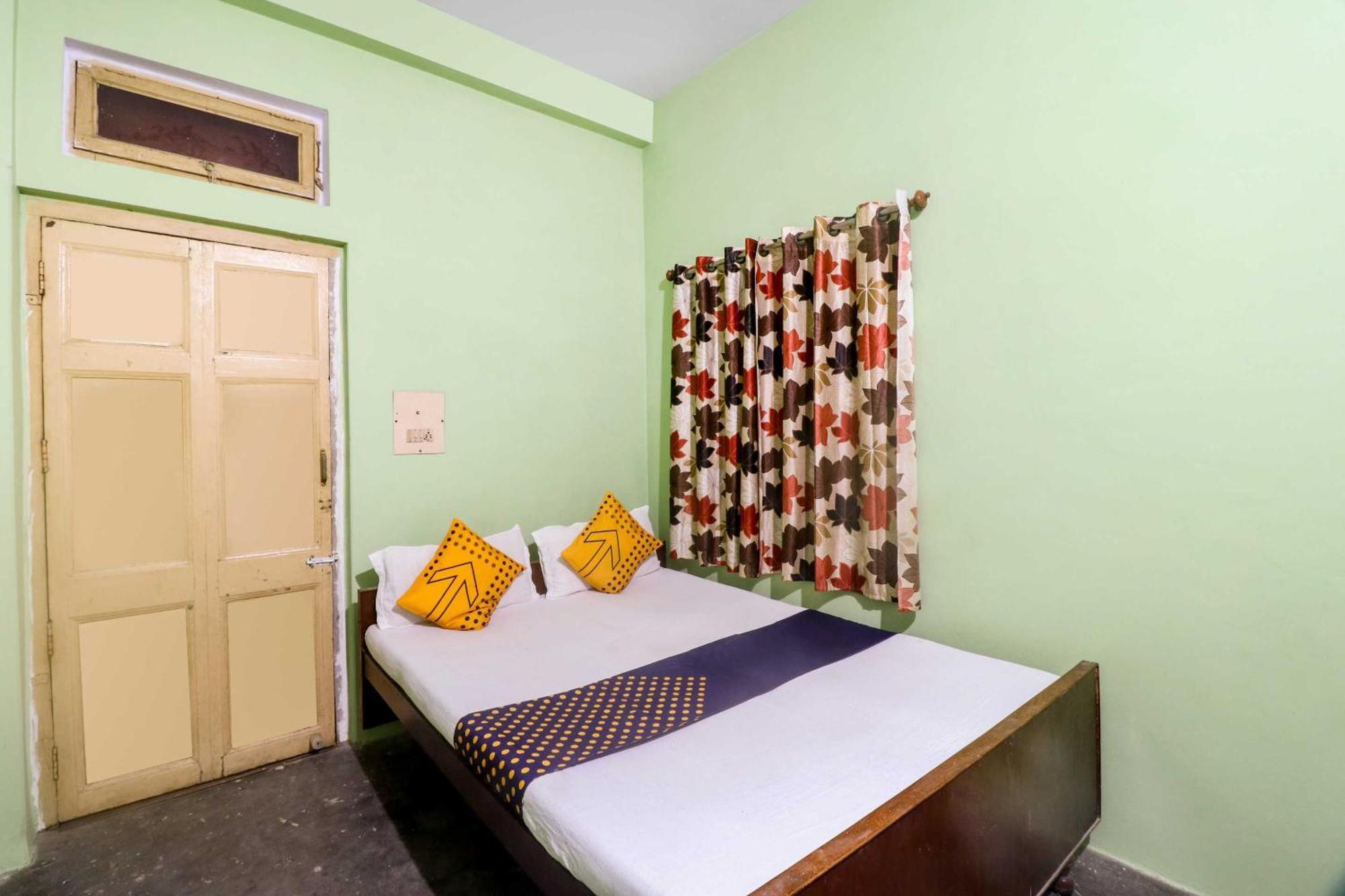 Spot On Mishra Guest House Benares Buitenkant foto