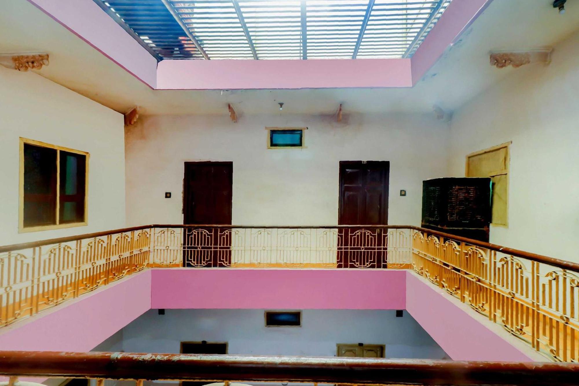 Spot On Mishra Guest House Benares Buitenkant foto
